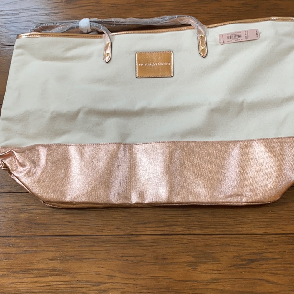 NWT Victoria’s Secret duffel